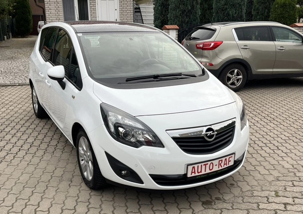 Opel Meriva cena 23900 przebieg: 148000, rok produkcji 2012 z Górzno małe 211